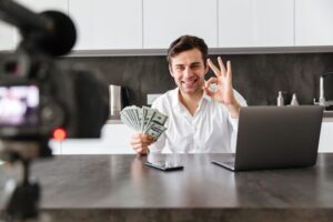 Wie verdient man mit TikTok-Videos Geld? Die wichtigsten Möglichkeiten zur Monetarisierung auf TikTok
